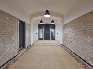 New Lecture Center VŠPJ by Qarta architektura