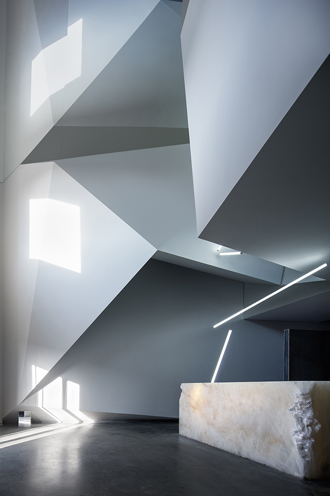 UTTER SPACE by CUN Design