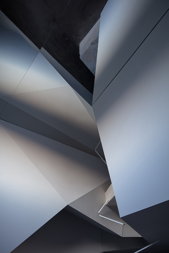 UTTER SPACE by CUN Design