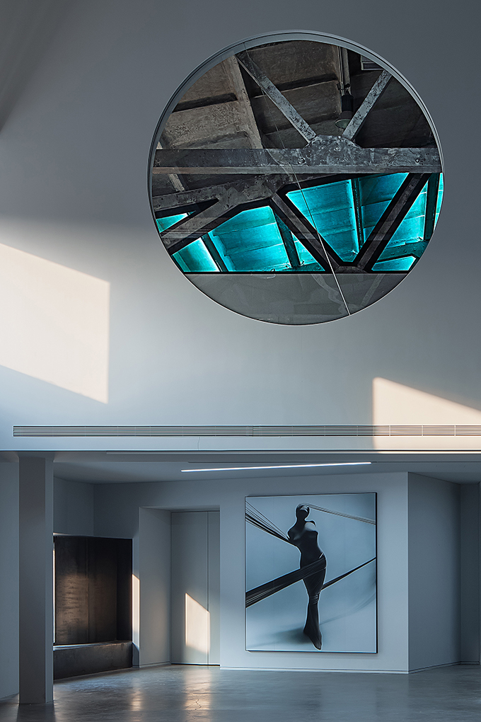 UTTER SPACE by CUN Design