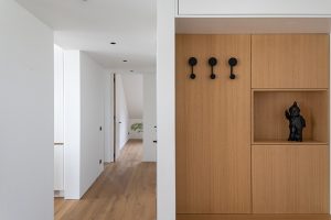 Attic Apartment by Komon Architects