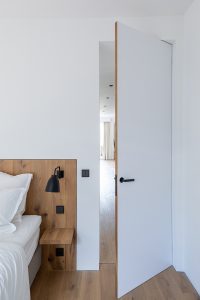 Attic Apartment by Komon Architects