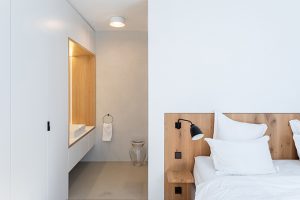 Attic Apartment by Komon Architects