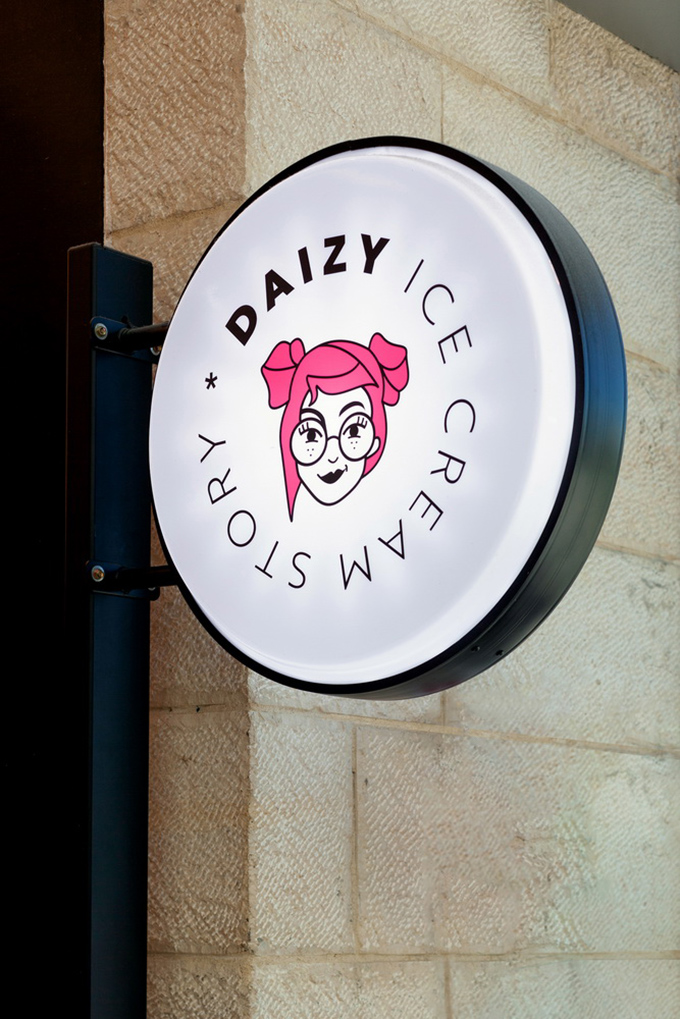 Daisy by Dana Shaked