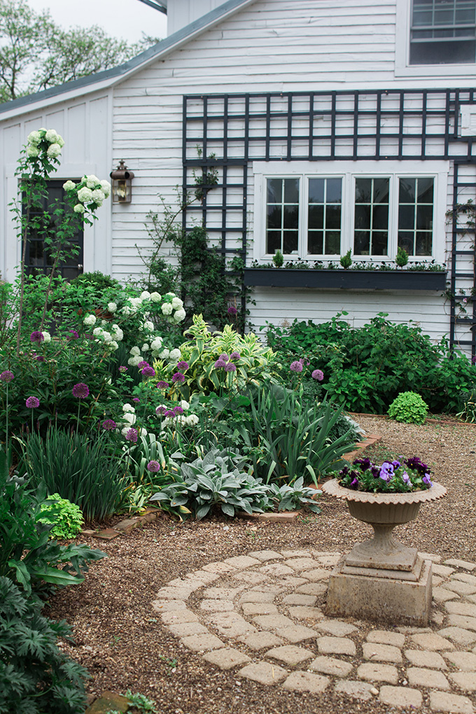 Easy Ways to Spruce Up Your Backyard