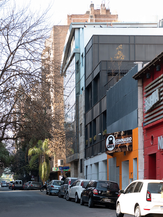 Oficinas Larrañaga 92 by PSV Arquitectura