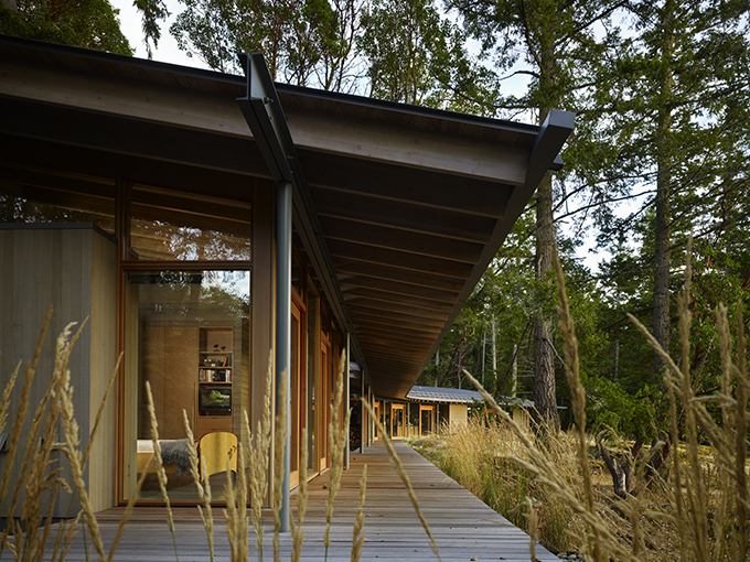 Suncrest by Heliotrope Architects