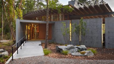 Suncrest by Heliotrope Architects