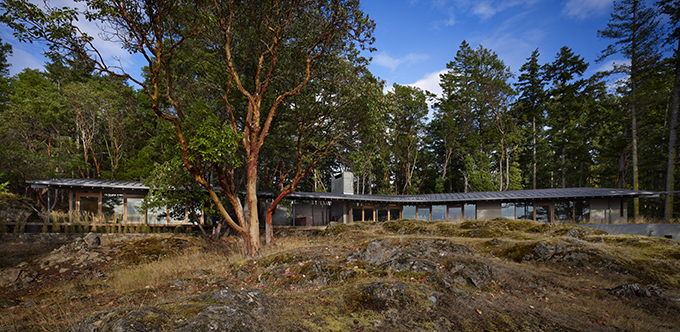Suncrest by Heliotrope Architects