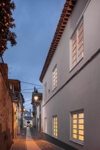 Casa Dos Oleiros by Paulo Martins Arq&Design