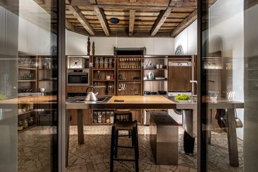 Guculska apartment by Replus Design Bureau