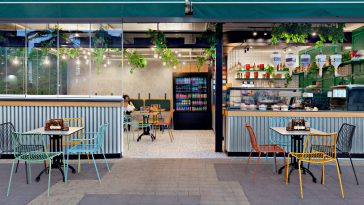 Golden Pizza by Dana Shaked