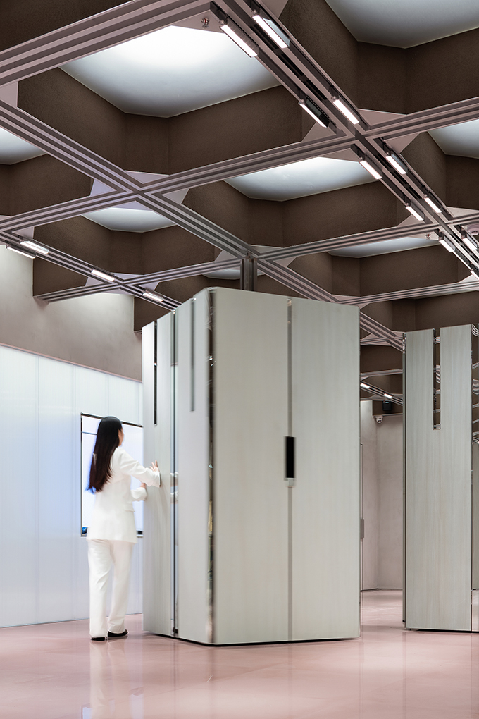 J1M5 Boutique by Various Associates