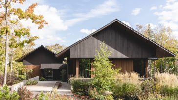 Koya House by Alain Carle Architecte