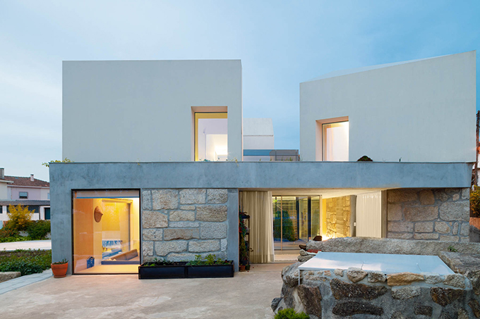 Casa Rio by Paulo Merlini Architects