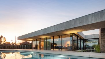 Cork Tree House by TRAMA arquitetos