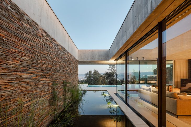 Cork Tree House by TRAMA arquitetos