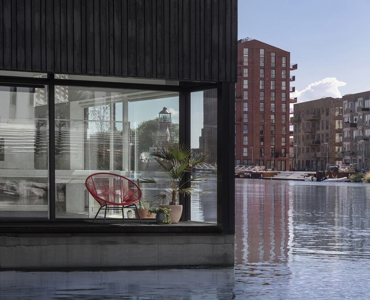 Floating Home by i29 architects