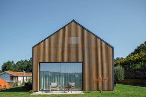 Santo Tirso House by Hous3 Arquitectura