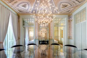 CR apartment by ESQVTA