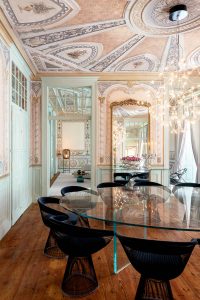 CR apartment by ESQVTA