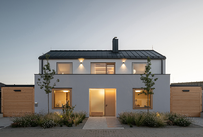 Family House With Atrium by SENAA architekti