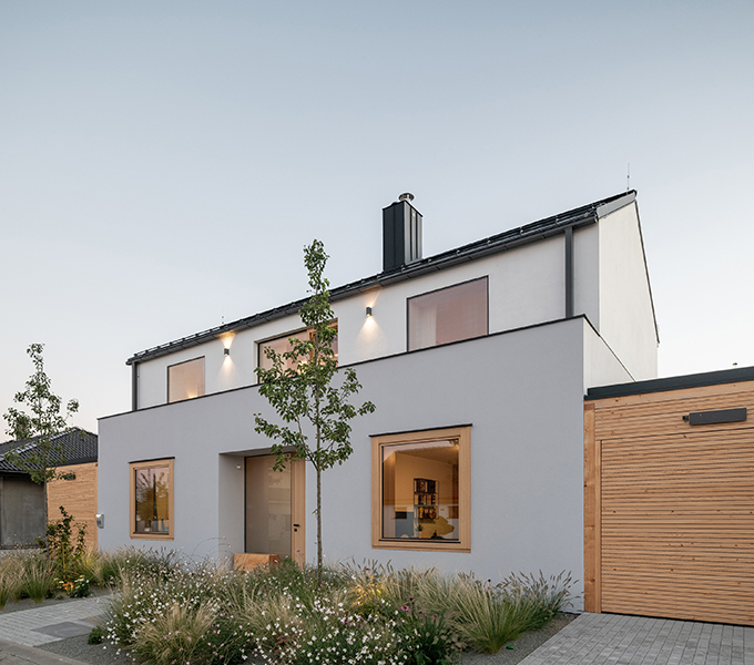 Family House With Atrium by SENAA architekti