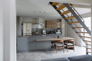 Takatuki House by ALTS DESIGN OFFICE