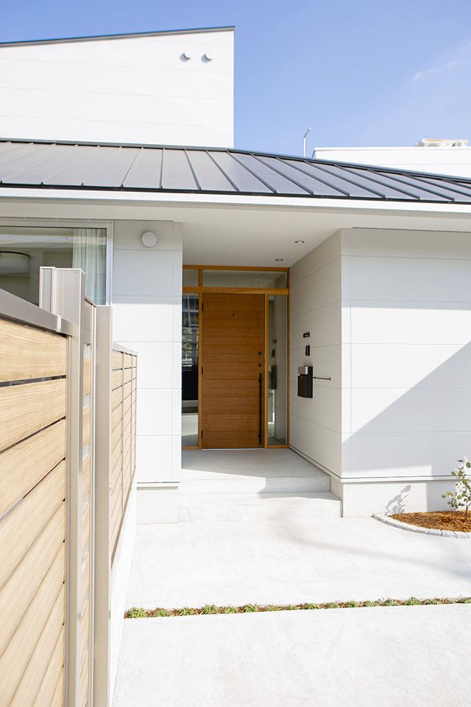 Takatuki House by ALTS DESIGN OFFICE