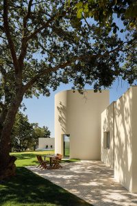 House in Santarém by dp Arquitectos