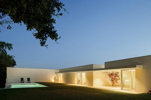 House in Santarém by dp Arquitectos