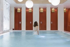 Qiantang Hot Spring Spa by Li Dongjin & Sun Zhigang