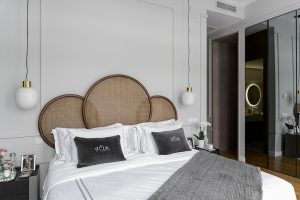 UMA CASA NA LAPA by RITA VALADÃO