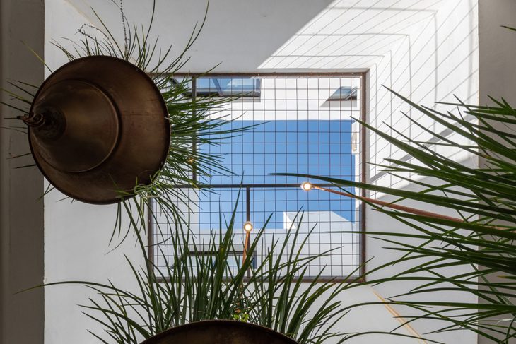 CB Mona by V + Arquitectura