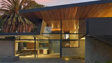 Edgewood House by Terry & Terry Architecture