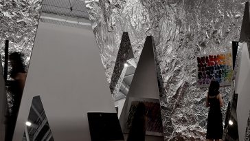 Mirror Gallery by AD Architecture