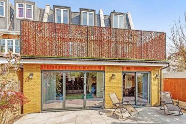 Wimbledon House by Studio AVC