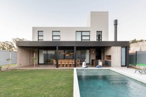 CASA LOP by Fanesi & Navarro Arquitectas