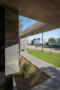 Casa Muro by KARLEN + CLEMENTE