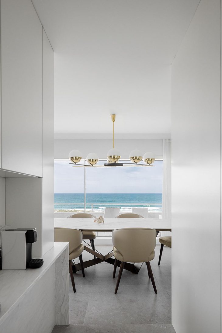 São Felix Apartment by Paulo Moreira Architectures
