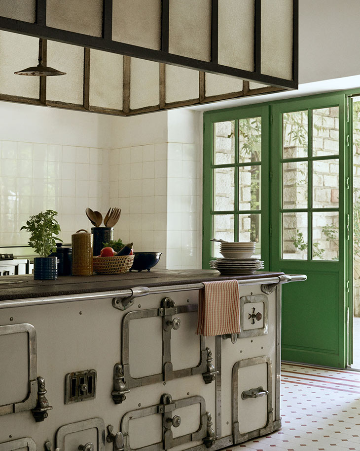 villa magnan kitchen
