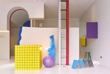 Benjamin Moore Experience Center by NDB DESIGN STUDIO