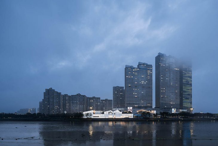 Books in Clouds- Duoyun Bookstore by Wutopia Lab