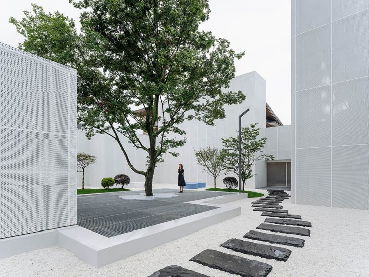 Books in Clouds- Duoyun Bookstore by Wutopia Lab