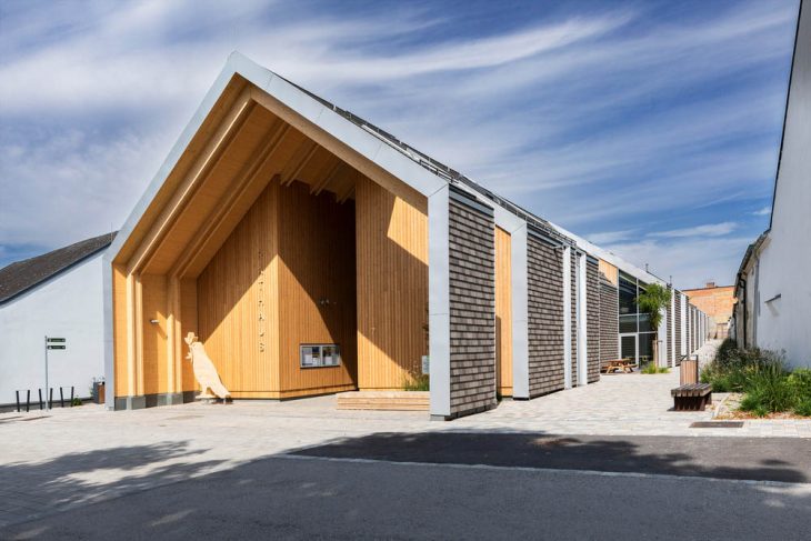 Community Center Großweikersdorf by smartvoll architects