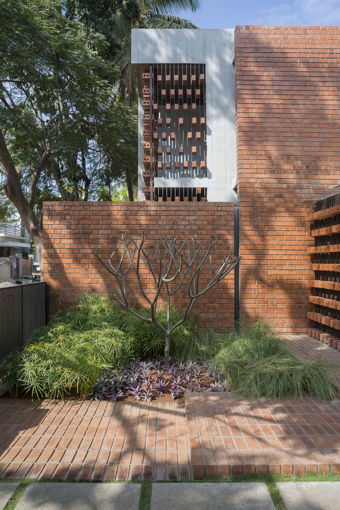 Look for These Signs of Brick and Foundation Damage When Shopping for a Home