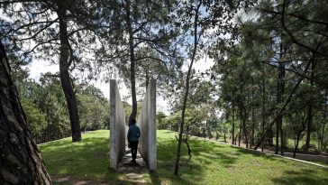 Discover The Hill in Front of the Glen designed by hw studio