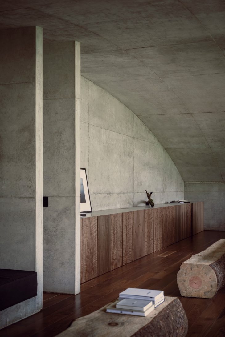 Discover The Hill in Front of the Glen designed by hw studio
