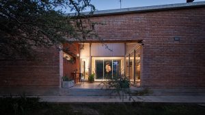 Take a Tour of the HOUSE-WORKSHOP in Alta Gracia designed by BARQS