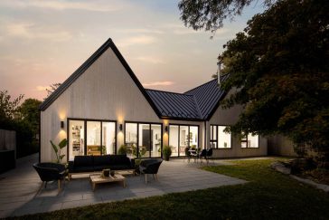 J Residence designed by Dory Azar Architect Inc.